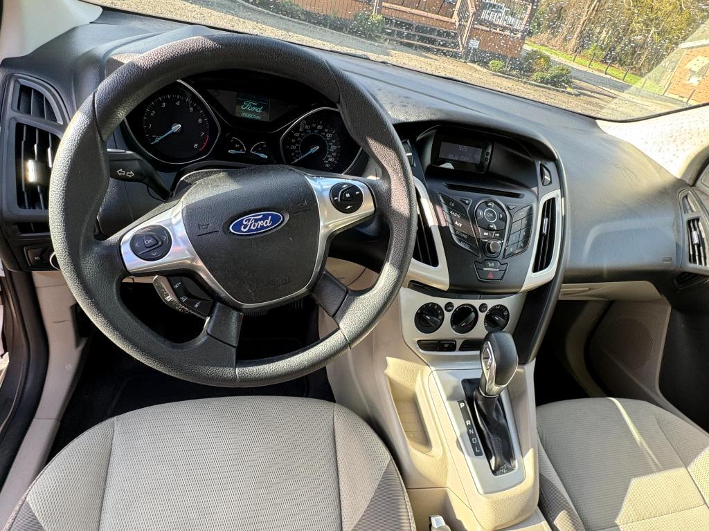 2012 Ford Focus SE - Photo 7