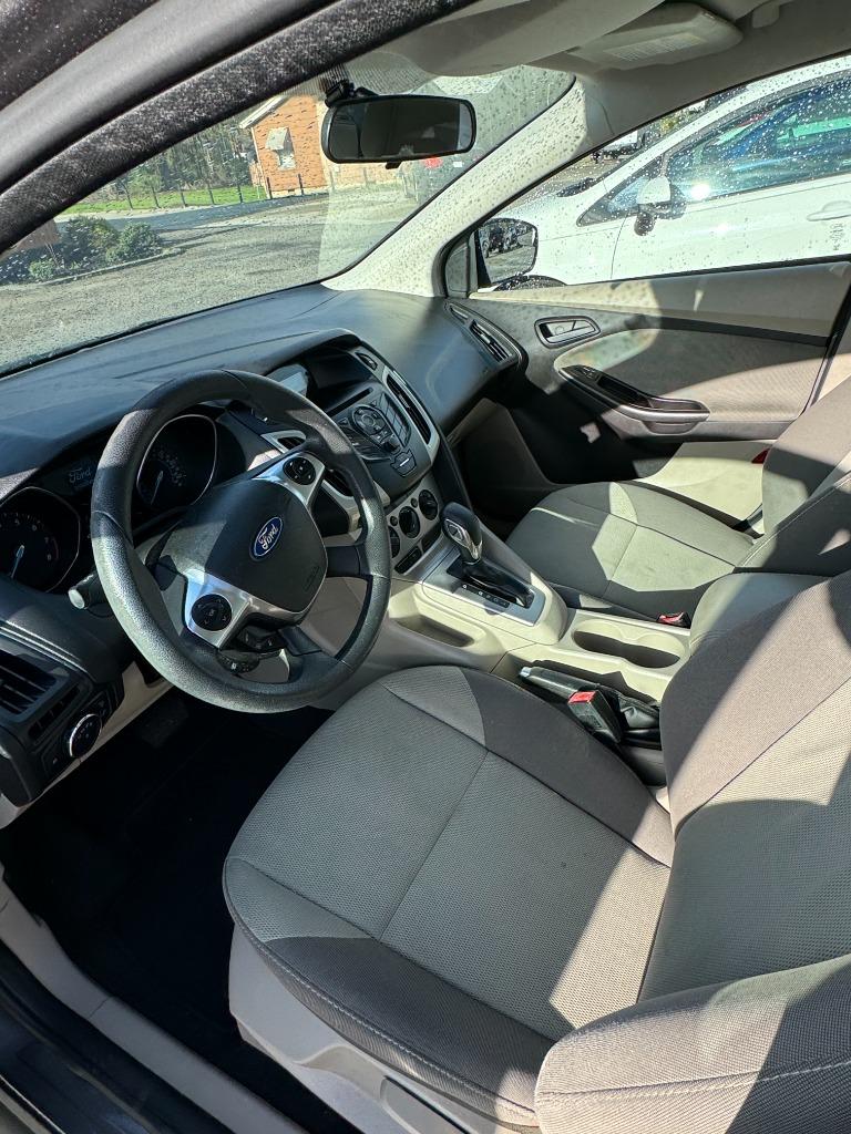 2012 Ford Focus SE - Photo 6