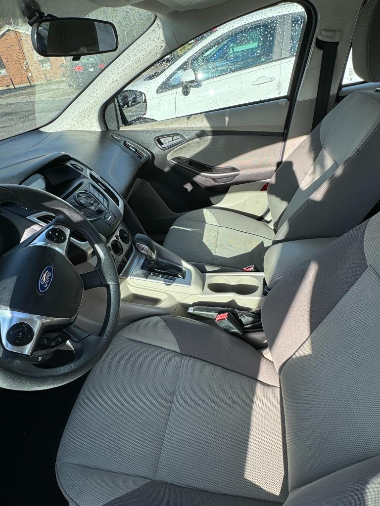 2012 Ford Focus SE - Photo 8