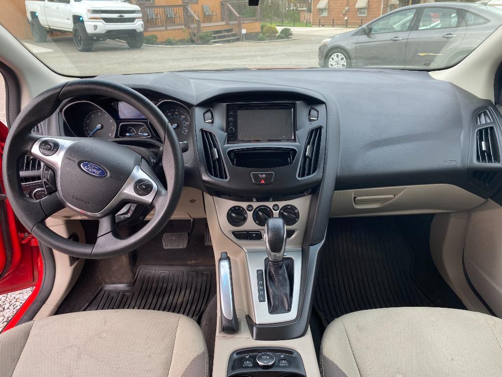2013 Ford Focus SE - Photo 6